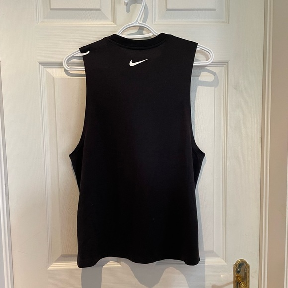 LIKE NEW NIKE TANK - Picture 3 of 3